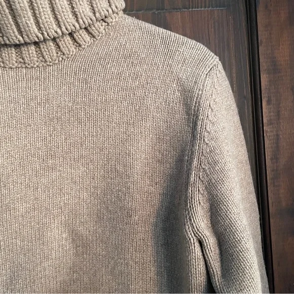 YVES SAINT LAURENT Rive Gauche Knitted Turtleneck Sweater - Picture 13 of 16